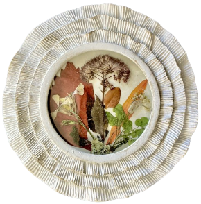 Purple Joe Pye With Mixed White Flowers and Autumn Leaves in a Round 5" Frame